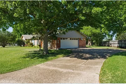 9321 Tree Lake Drive, Waco, TX 76708 - Photo 13