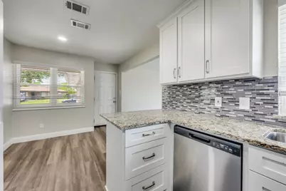 6207 Patriotic Court, Arlington, TX 76002 - Photo 15