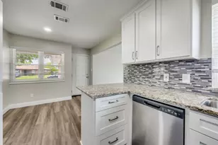 6207 Patriotic Ct, Arlington, TX 76002 - Photo 15