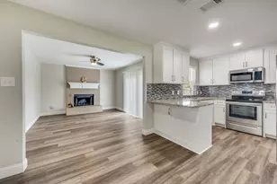 6207 Patriotic Ct, Arlington, TX 76002 - Photo 13