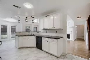 1614 Powder Horn Ln, Arlington, TX 76018 - Photo 11