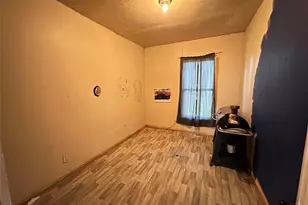 610 W 13th Ave, Corsicana, TX 75110 - Photo 17