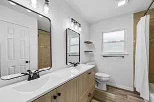 913 N Main St, Springtown, TX 76082 - Photo 11