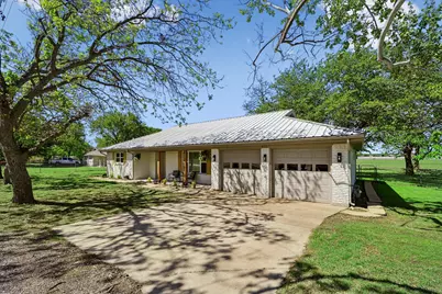 913 N Main Street, Springtown, TX 76082 - Photo 1