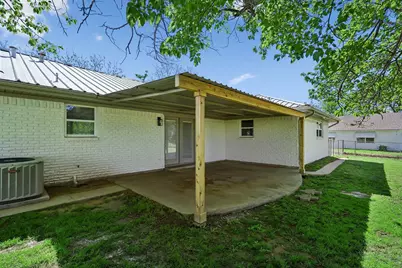 913 N Main Street, Springtown, TX 76082 - Photo 21