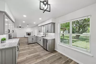 913 N Main Street, Springtown, TX 76082 - Photo 5