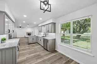 913 N Main St, Springtown, TX 76082 - Photo 5