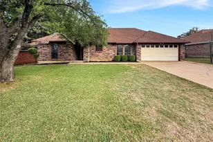 1302 Belvon Pl, Cleburne, TX 76033 - Photo 1