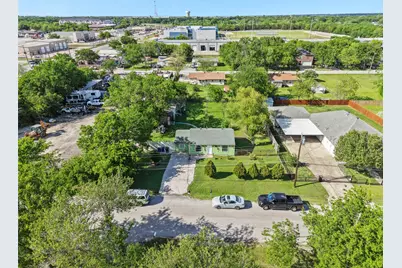 11405 S Blossom Circle, Balch Springs, TX 75180 - Photo 13