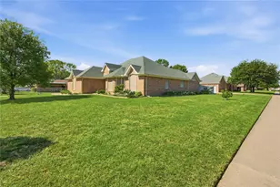 7451 Stonybrooke Dr, North Richland Hills, TX 76182 - Photo 9