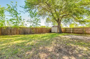 627 Lemon Dr, Arlington, TX 76018 - Photo 23