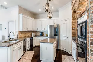 2821 Shadow Dr W, Arlington, TX 76006 - Photo 15