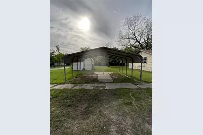 320 S Manson Street, Wolfe City, TX 75496 - Photo 27