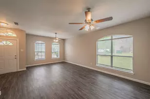 2301 Springmere Dr, Arlington, TX 76012 - Photo 5