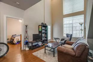 2410 S 2nd St, Waco, TX 76706 - Photo 9