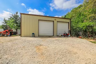 775 Phillips Dr, Azle, TX 76020 - Photo 35
