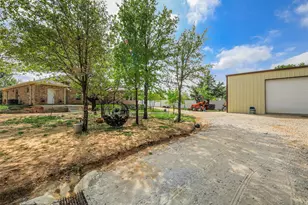 775 Phillips Dr, Azle, TX 76020 - Photo 7