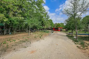 775 Phillips Dr, Azle, TX 76020 - Photo 37
