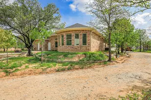 775 Phillips Dr, Azle, TX 76020 - Photo 5