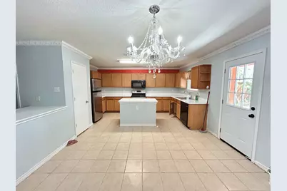 8008 Hidden Oaks Drive, Fort Worth, TX 76120 - Photo 5