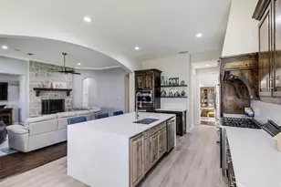 8841 Sutton Dr, Frisco, TX 75035 - Photo 11