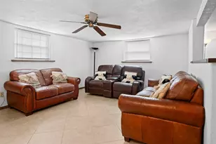 1011 S Delaware St, Irving, TX 75060 - Photo 7