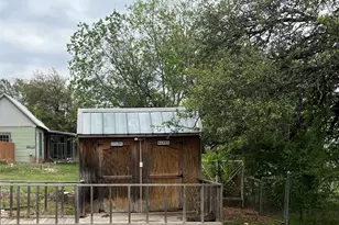 724 W 1st St, Hico, TX 76457 - Photo 3