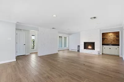 6406 Lansdowne Court, Granbury, TX 76049 - Photo 7