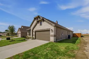 3007 Leopard Ln, Ennis, TX 75119 - Photo 3