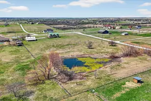 131 Hawk Ridge Rd, Decatur, TX 76234 - Photo 1