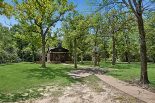385 Meadowview Dr, Argyle, TX 76226 - Photo 35