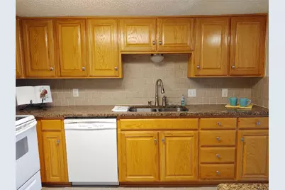 112 Harbor Drive #212, Runaway Bay, TX 76426 - Photo 5