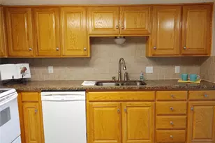 112 Harbor Dr, Runaway Bay, TX 76426 - Photo 5