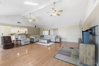 309 Willow Ridge Road, Fort Worth, TX 76103 - Photo 11