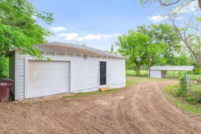 540 E Goshen Street, Canton, TX 75103 - Photo 33