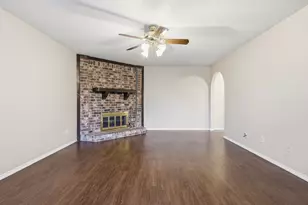 2204 Ridgedale Dr, Carrollton, TX 75006 - Photo 3