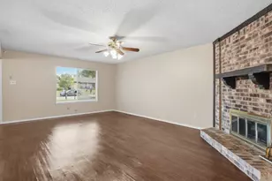 2204 Ridgedale Dr, Carrollton, TX 75006 - Photo 9