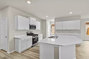 9741 McClane Farm Dr, Crowley, TX 76036 - Photo 5