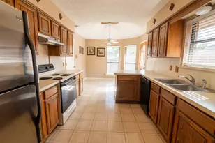 2028 Falcon Ridge Dr, Carrollton, TX 75010 - Photo 7