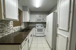 3013 Penny Ln, Euless, TX 76039 - Photo 9