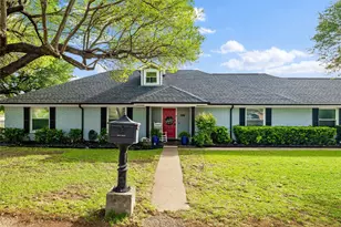 1017 S Nolan River Rd, Cleburne, TX 76033 - Photo 3