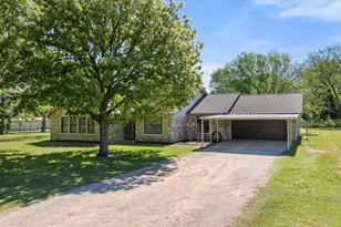 309 Willow Creek Ln, Springtown, TX 76082 - Photo 3