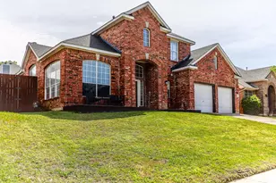 611 Laura Ln, Grand Prairie, TX 75052 - Photo 3