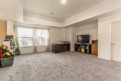 611 Laura Lane, Grand Prairie, TX 75052 - Photo 17