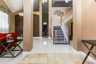 611 Laura Lane, Grand Prairie, TX 75052 - Photo 5