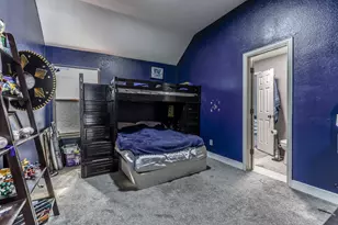 611 Laura Ln, Grand Prairie, TX 75052 - Photo 19