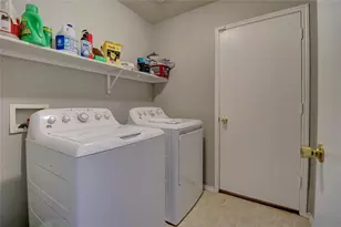 1305 Highcrest Dr, Burleson, TX 76028 - Photo 13