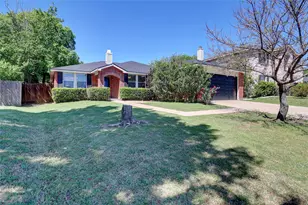 1305 Highcrest Dr, Burleson, TX 76028 - Photo 17