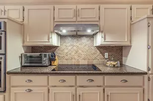 7732 Aubrey Ln, North Richland Hills, TX 76182 - Photo 9