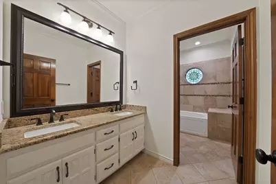 2900 Oak Trail Court, Dalworthington Gardens, TX 76016 - Photo 33